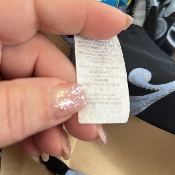 Maxine swimsuit size 8 - Picture 8 of 8